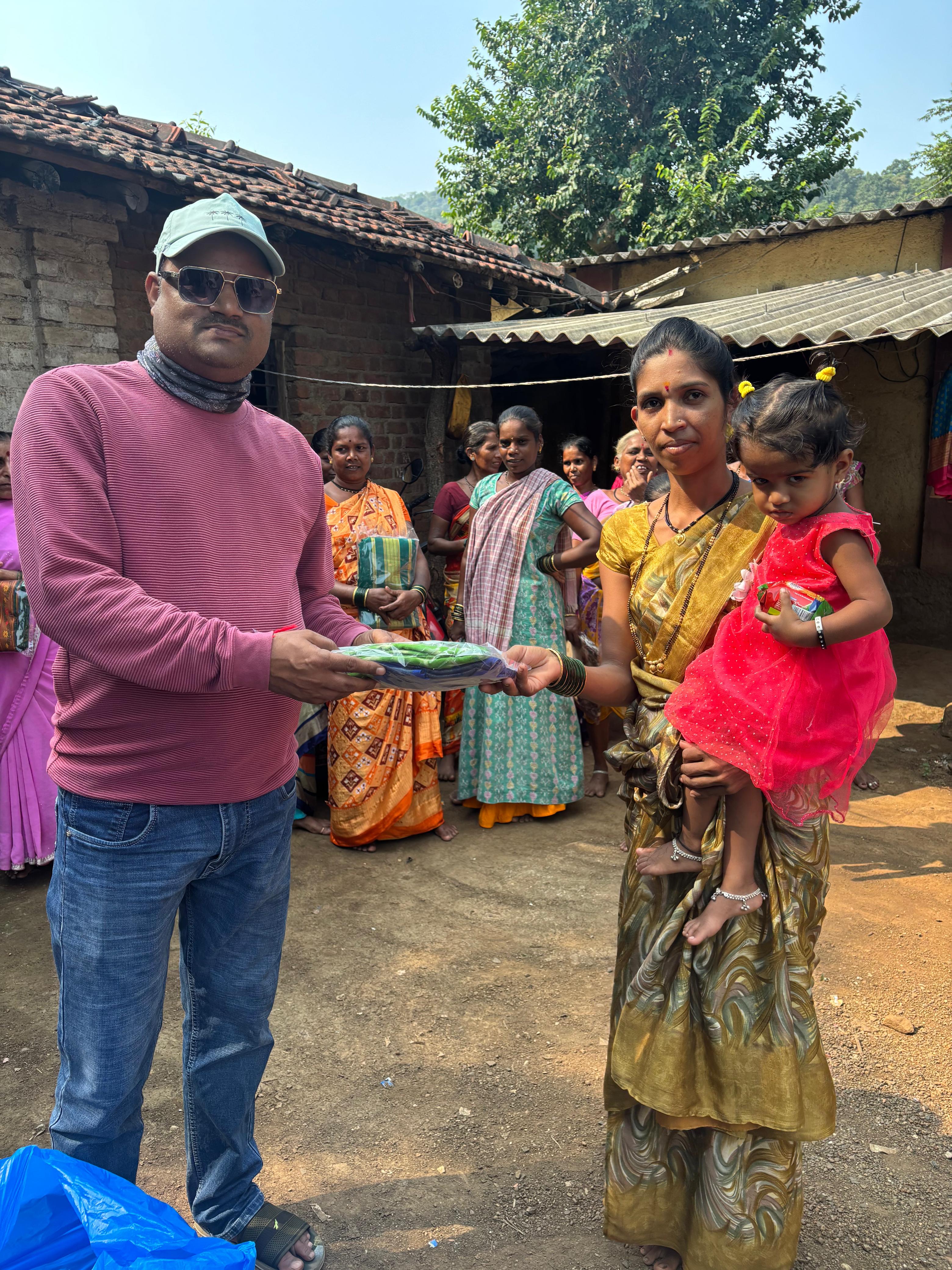 नवरात्री उत्सव : २०२५ -आदीवासी पाडयावर - साडया वाटप , करंजोन ,तिल्हेर पल्लीपाडा,पारोळ-डोंगरीपाडा 