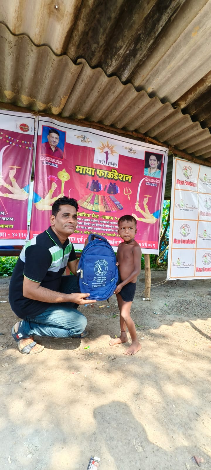 नवरात्री उत्सव : २०२५ - पदमावती मित्र मंडळ आणि माया फाऊंडेशन संयुक्त उपक्रम आदीवासी पाडयावर - साडया लहान मुलां-मुलींना ड्रेस-शालये बॅग वाटप ( करंजोन ,तिल्हेर पल्लीपाडा,पारोळ-डोंगरीपाडा ) 