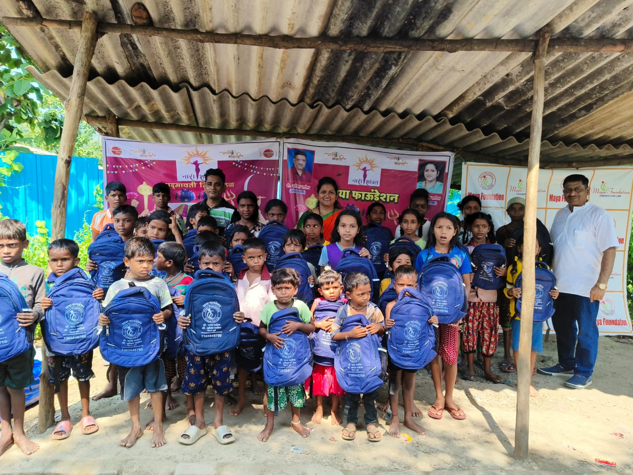 नवरात्री उत्सव : २०२५ - पदमावती मित्र मंडळ आणि माया फाऊंडेशन संयुक्त उपक्रम आदीवासी पाडयावर - साडया लहान मुलां-मुलींना ड्रेस-शालये बॅग वाटप ( करंजोन ,तिल्हेर पल्लीपाडा,पारोळ-डोंगरीपाडा ) 