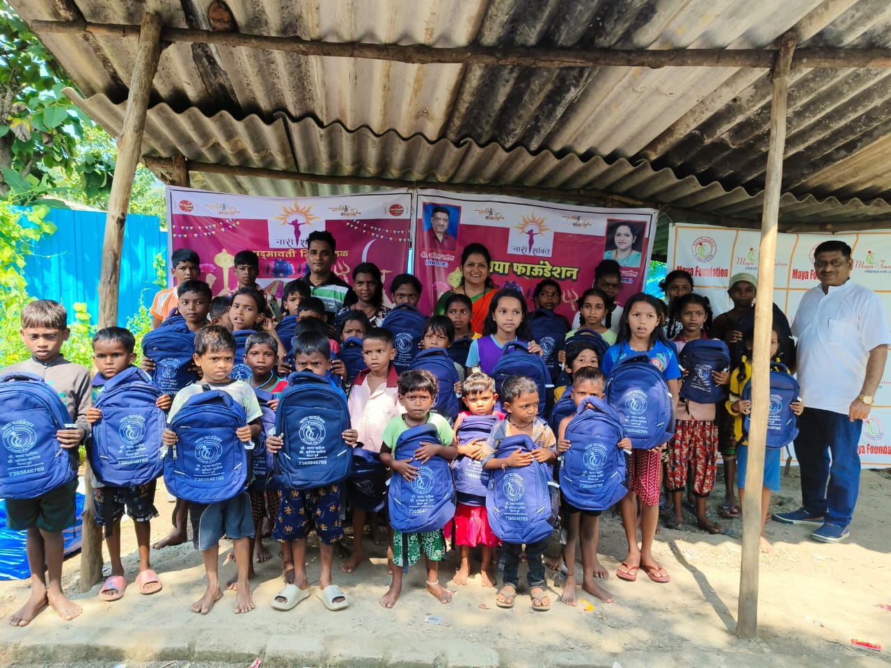 नवरात्री उत्सव : २०२५ - पदमावती मित्र मंडळ आणि माया फाऊंडेशन संयुक्त उपक्रम आदीवासी पाडयावर - साडया लहान मुलां-मुलींना ड्रेस-शालये बॅग वाटप ( करंजोन ,तिल्हेर पल्लीपाडा,पारोळ-डोंगरीपाडा ) 